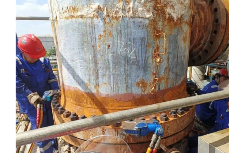 液压扳手同步水泥磨辊压机锁紧盘螺栓紧固